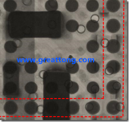 BGA錫球尺寸小于0.4mm，采用降低BGA內(nèi)圍襲球的錫膏量所得到X-Ray，稍微留意一下可以發(fā)現(xiàn)最外圈的錫量(圓的直徑)比其他內(nèi)圍的錫球上的錫量來得多一點點。也就是外圈的黑色圓形直徑比內(nèi)圈的圓形來得大一點點。