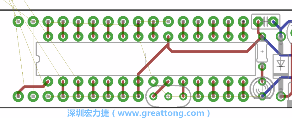 諧振器應(yīng)擺放在ATmega微控制器的針腳8、9和10旁邊，在共鳴器和微控制器中間的高頻信號(hào)線應(yīng)該要愈短愈好，此外，其它的信號(hào)線應(yīng)該要遠(yuǎn)離這個(gè)區(qū)域且配置在諧振器的下方，這樣做是為了防止不必要的無(wú)線電波干擾。
