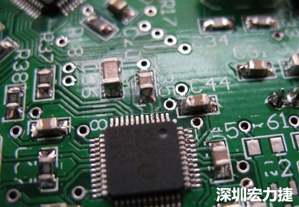 音訊電路訊號品質(zhì)，是影響操作體驗的關(guān)鍵，電路布局要特別注意。