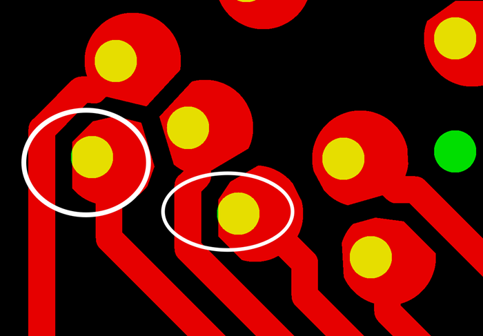 PCB生產(chǎn)會產(chǎn)生同一方向性的小小量偏移，焊盤被削的方向無規(guī)則，最惡劣的情況還會出現(xiàn)個別孔破焊環(huán)